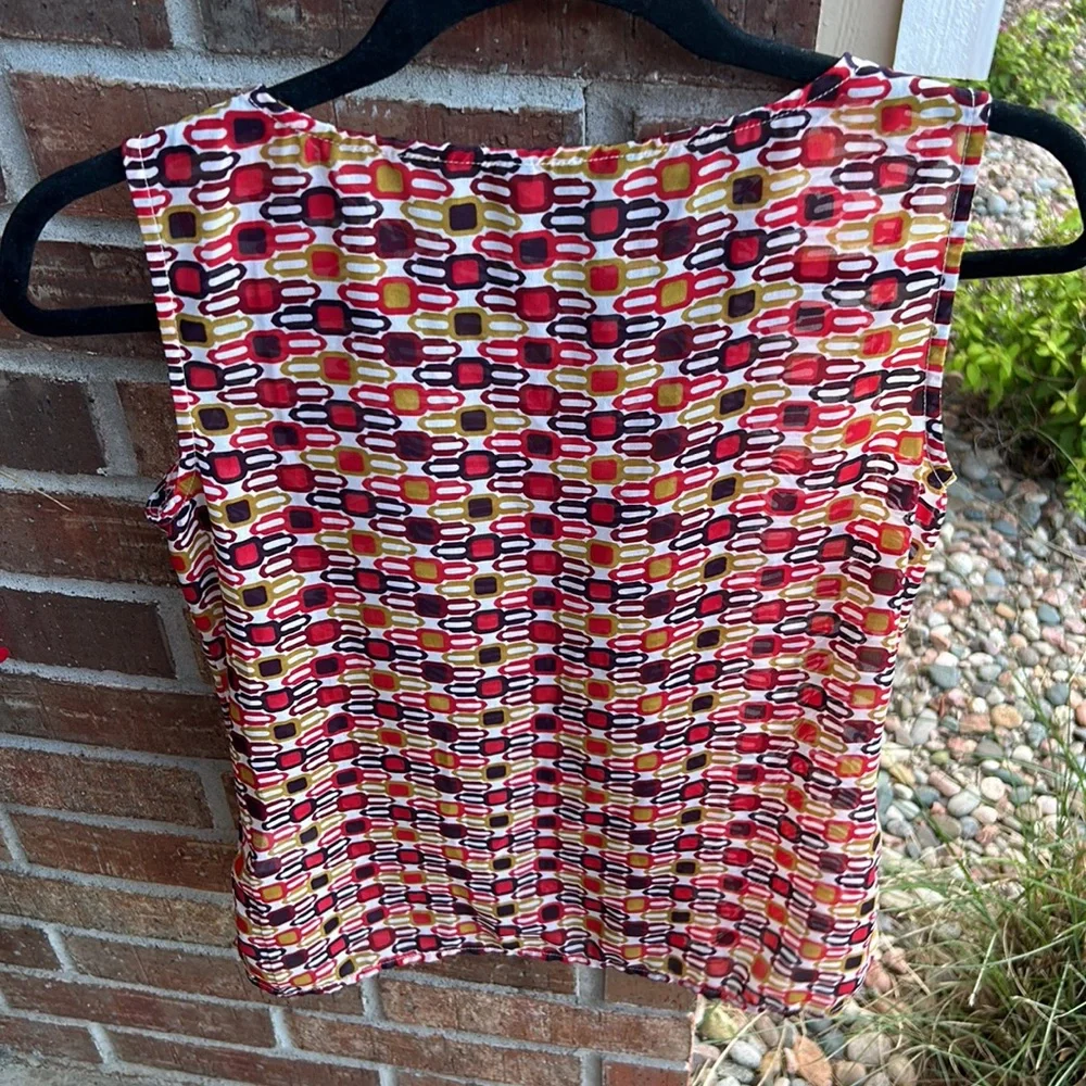Banana Republic Ladies P XS Red Black Geometric Sleeveless Fitted Blouse
